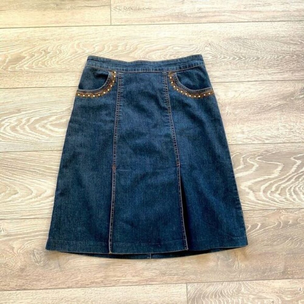 Cleo?Jean?Skirt?with?pocket?embellishments.?Unique!